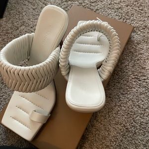 GIA/RHW SIZE 8.5 HEELS